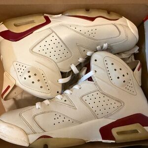 Air Jordan 6 Retro 'Maroon' 2015